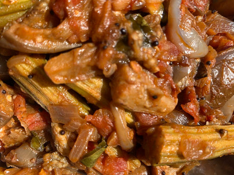 Kathirikkai Murungakkai Kara Curry (Brinjal Drumstick Spicy Curry) – GirijaPaati Style South Indian traditional vegetarian recipes from an Indian grandmother's kitchen www.girijapaati.com