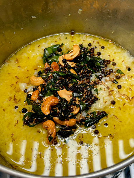 Ven Pongal recipe - ghee pongal recipe - South Indian kichdi recipe - Pongal recipes - Sankranti recipes - festive recipes - southindian - www.girijapaati.com