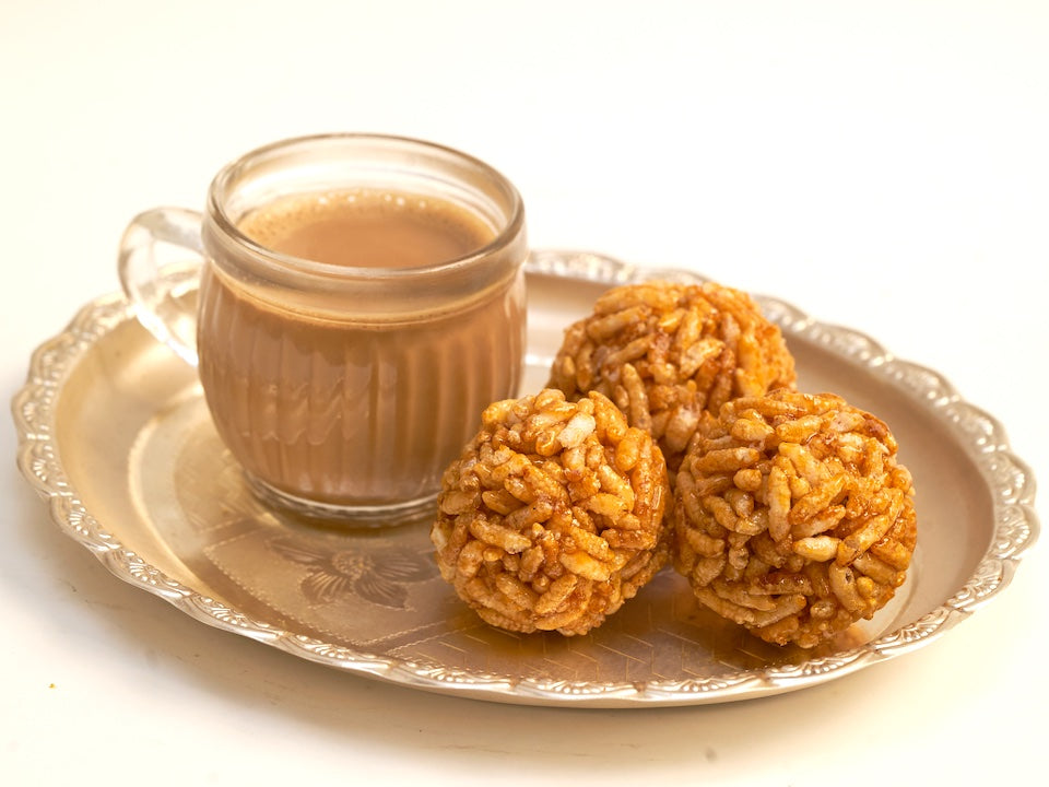 Aval Pori Urundai (Flattened Rice Jaggery Laddu)