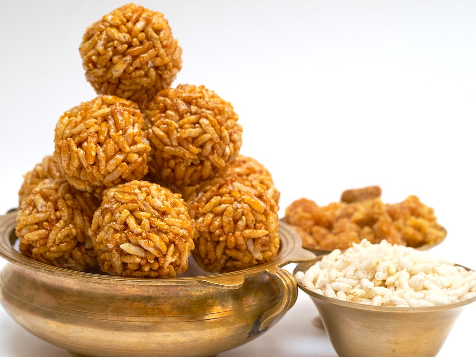 Aval Pori Urundai (Flattened Rice Jaggery Laddu)