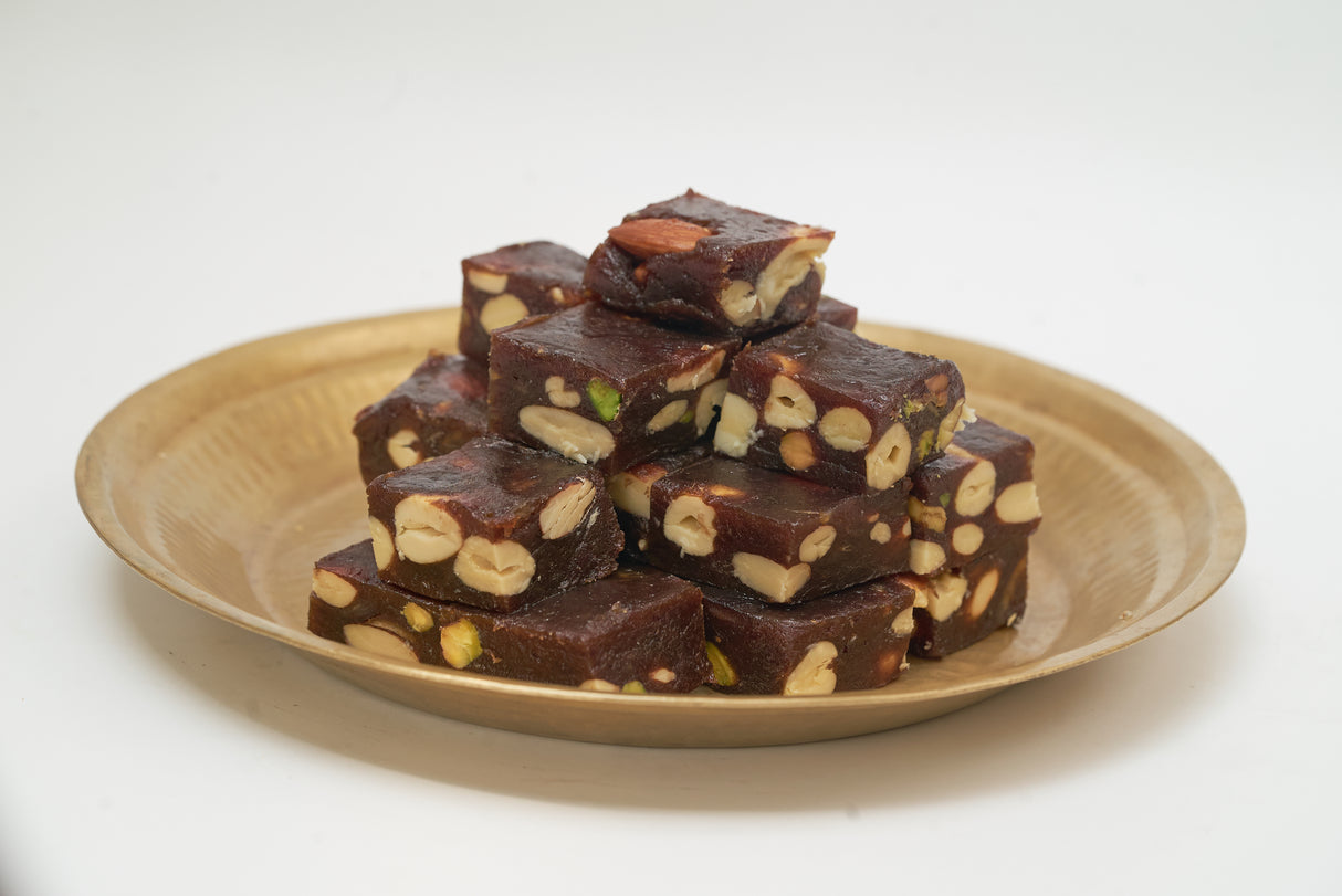 Date Nut Burfi from www.girijapaati.com