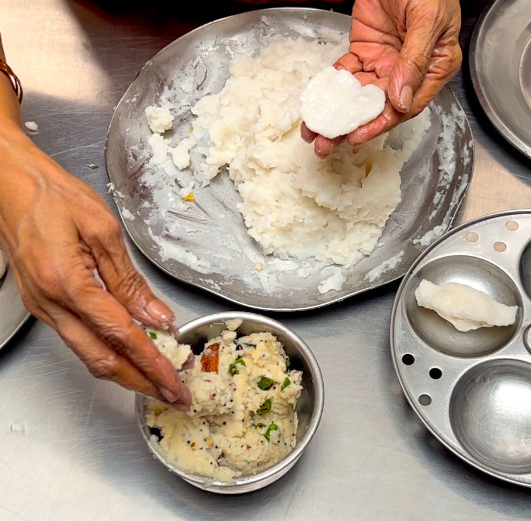 Ganesh Chaturthi recipes - Ulutham Uppu Kozhukattai Recipe - Urad Dhal Modaks - Rice Dumplings Spicy Savoury - Girija paati - Ganapati Bappa Moria - festive recipes - southindian