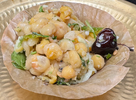 Vella Pattani Sundal (White Peas Sundal) with fresh raw mango & coriander - Girija Paati style - full detailed recipe for navarathri