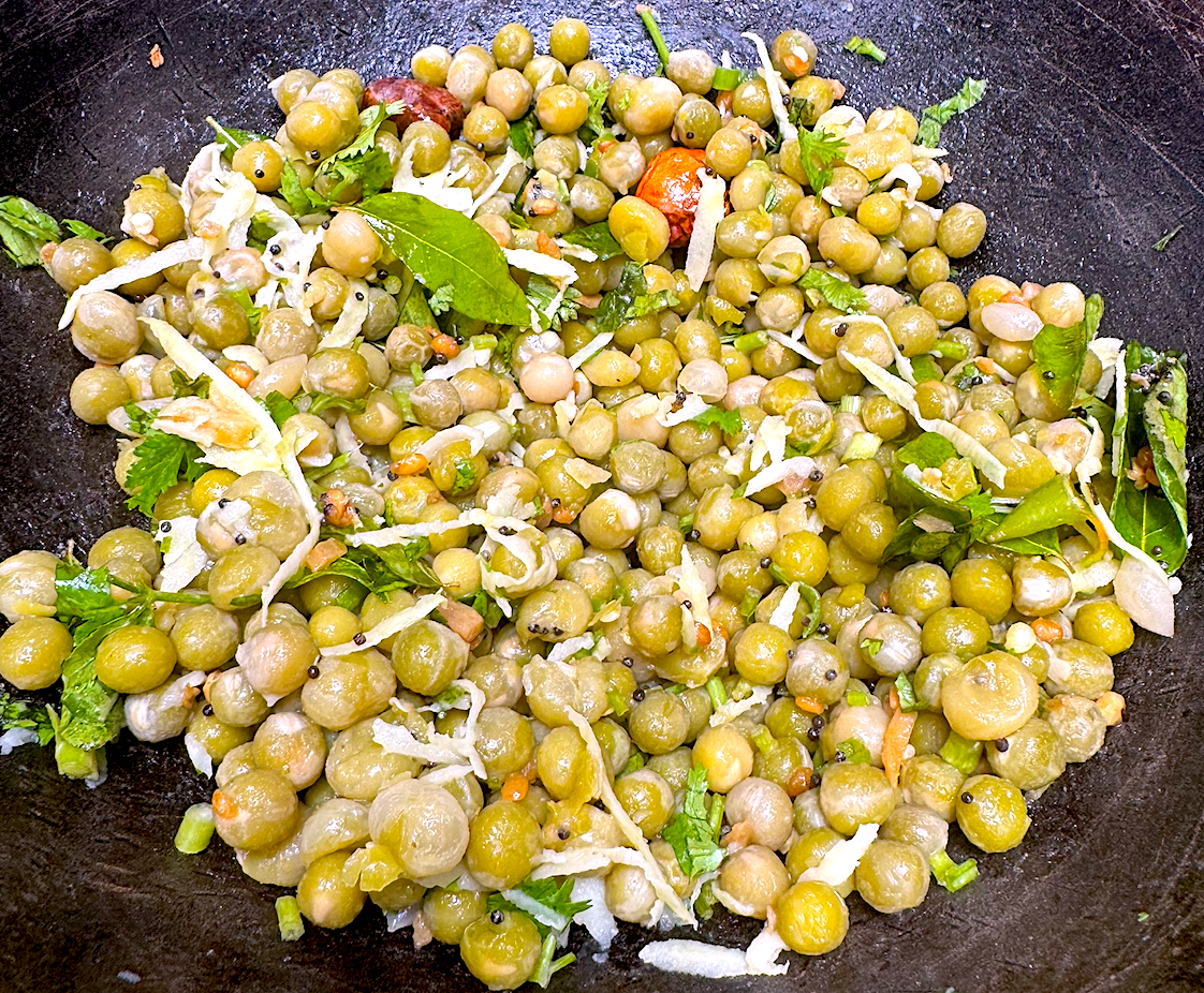 Pacha Pattani Sundal (Green Peas Sundal) with raw mango & coriander - Girija Paati - full detailed recipe for navarathri