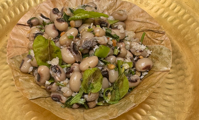 White Karamani (Black-Eyed Beans) with fresh coconut & coriander by Girija Paati - full detailed recipe for navarathri – www.girijapaati.com 