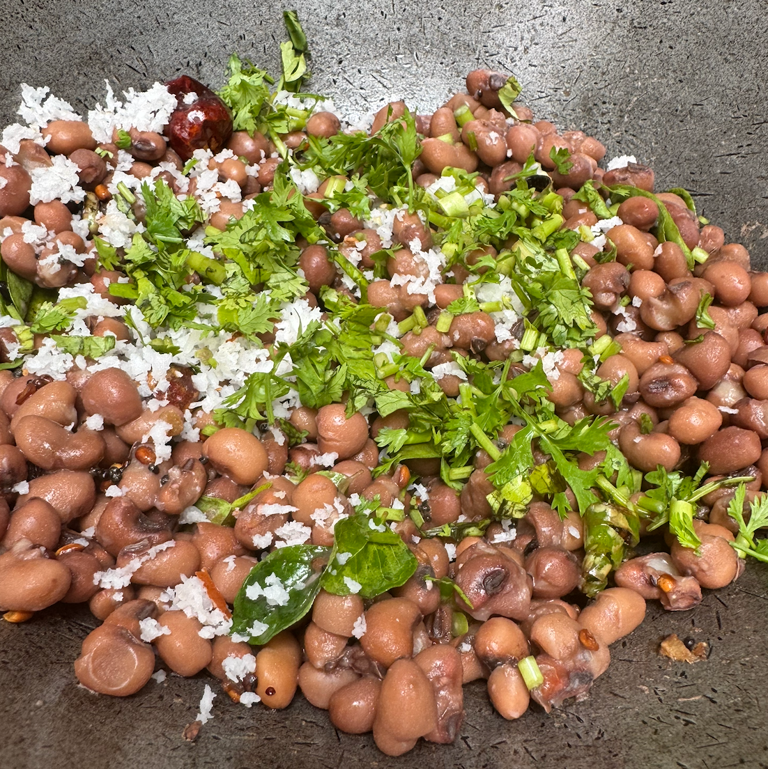 Red Karamani (Black-Eyed Beans) with fresh coconut & coriander by Girija Paati - full detailed recipe for navarathri – www.girijapaati.com 