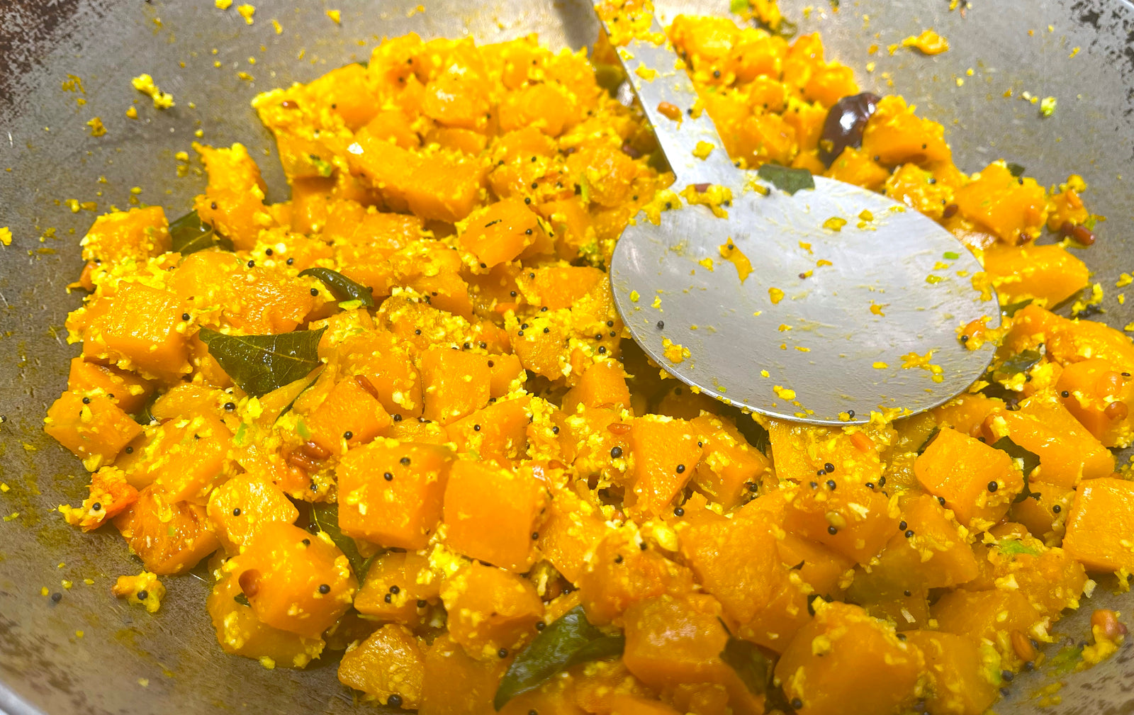 Thoran - Pumpkin Curry - Kerala Style - Girijapaati - Girija Paati - Palakkad recipe - Onam Sadya