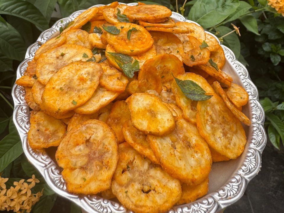 Vazhaikkai (Raw Banana) Chips
